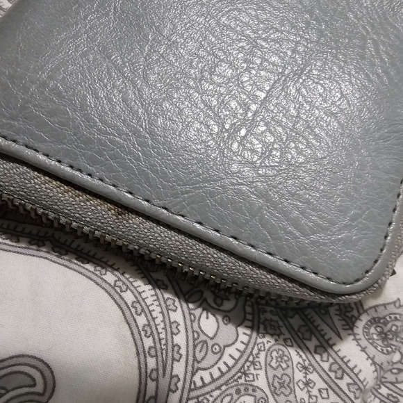 Matt and Nat Central Wallet - Picture 3 of 4